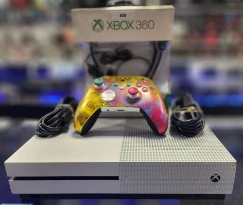 XBOX ONE S 1 TERABYTES WITH EXTRAS