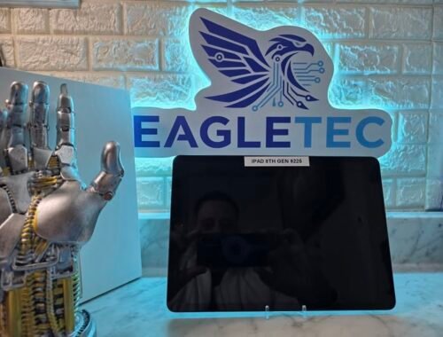 IPAD 8TH GENERATION 32GB WITH LATEST IOS